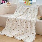 Păturică copii din bumbac 100% și Minky 3D, 100 x 150 cm  – Ivoire, model cu Ursuleți și Steluțe